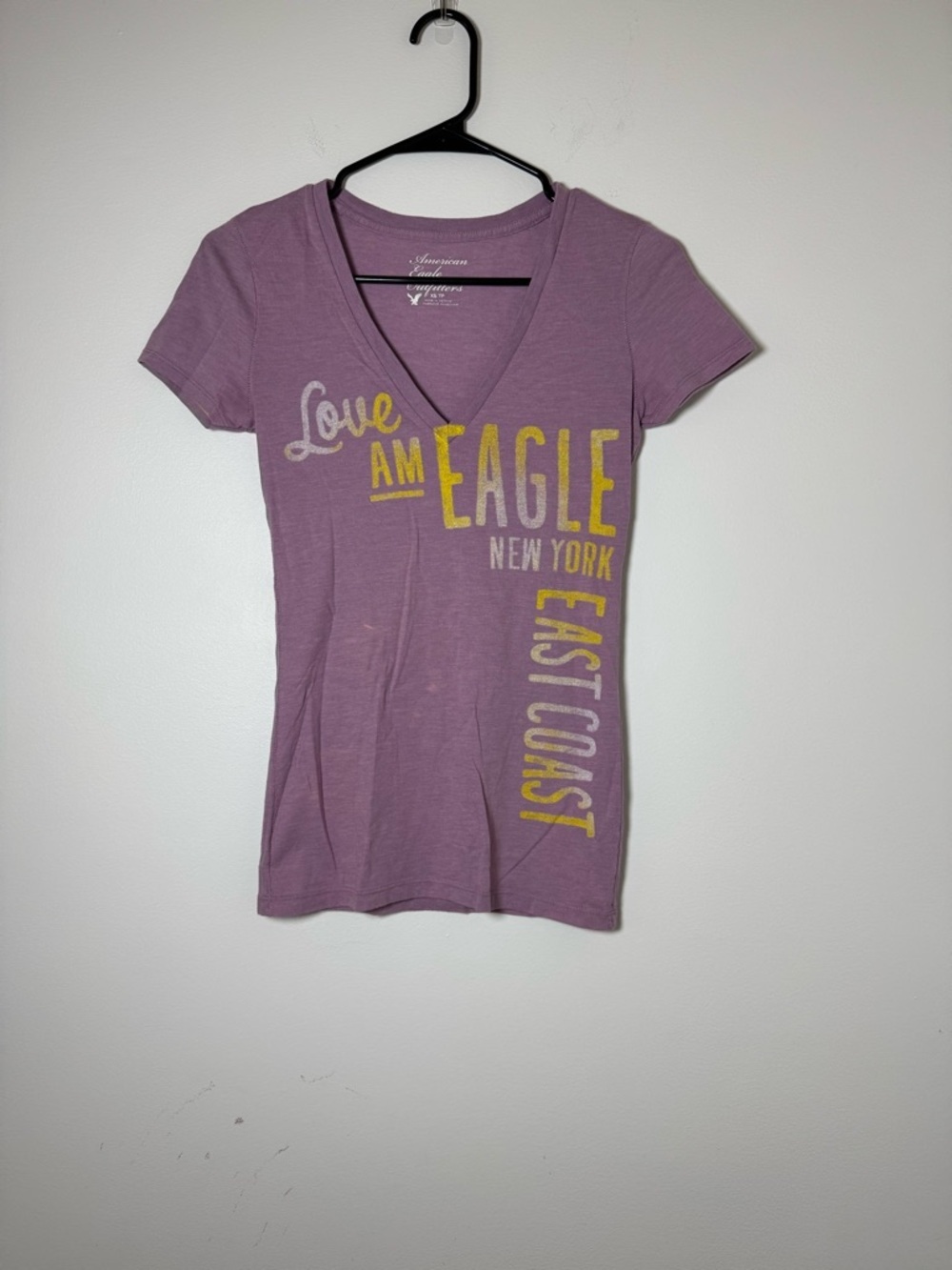 American Eagle V Neck Graphic Tee XS Purple East Coast Logo Shirt